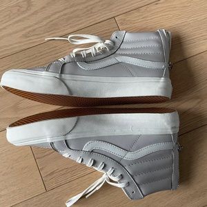 Vans sk8 hi sneakers - almost new - size 7.5